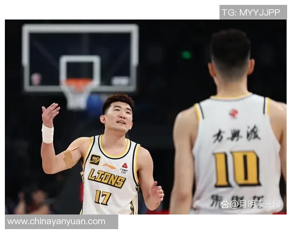 2018年CBA季后赛广东队与广厦队的精彩对决回顾与分析